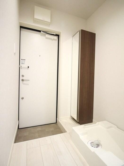 物件内観写真16　(玄関)