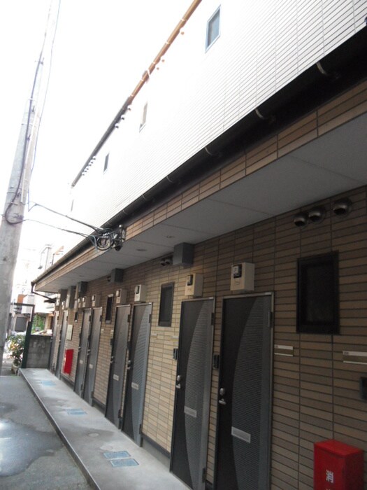 物件外観写真3　(エントランス部分)