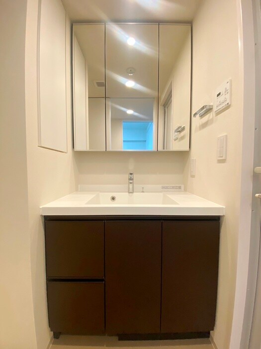 物件内観写真11　(洗面)