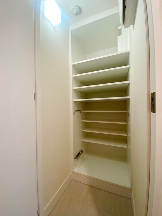 物件内観写真14　(靴箱)