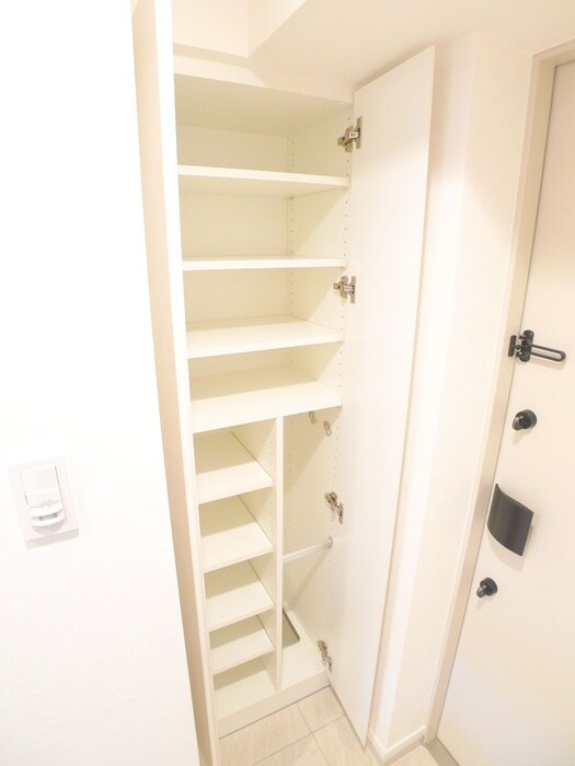 物件内観写真10　(靴箱)