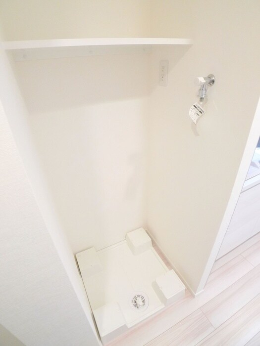 物件内観写真12　(洗濯機置場)