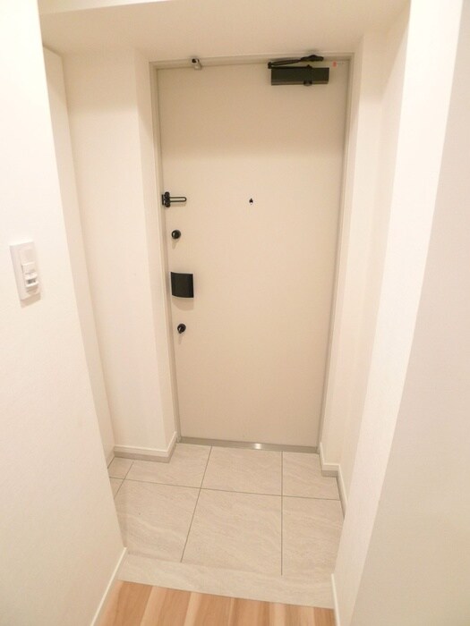 物件内観写真18　(玄関)