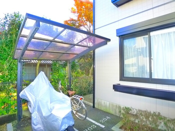 物件外観写真5　(駐輪場)