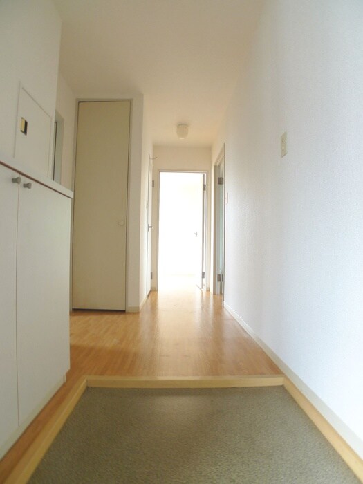 物件内観写真16　(玄関)