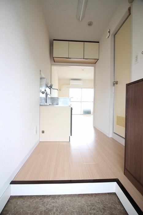 物件内観写真13　(廊下)