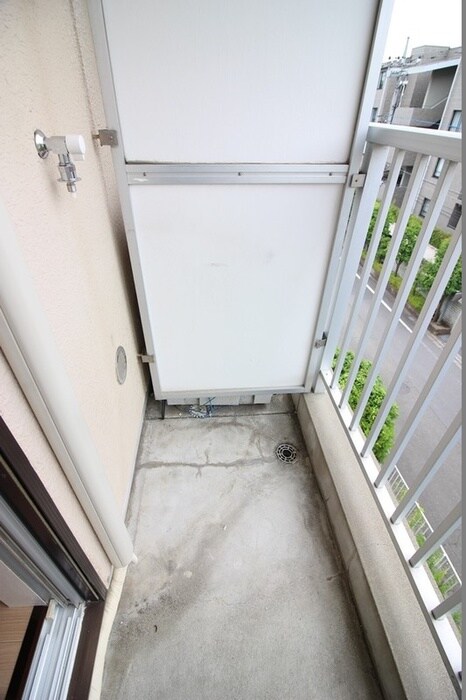 物件内観写真16　(洗濯機置場)