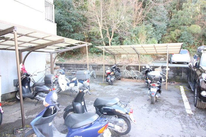 物件外観写真3　(駐輪場)