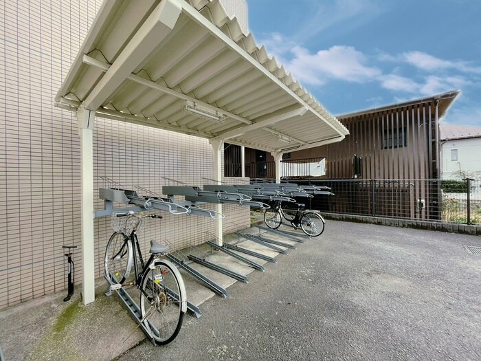 第９旭マンションの駐輪場