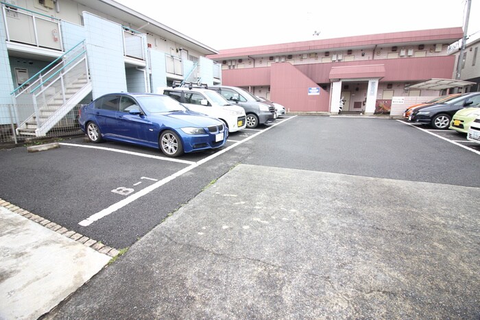 物件外観写真3　(駐車場)