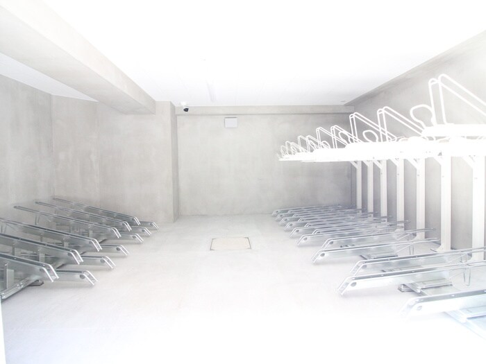 物件外観写真5　(駐輪場)