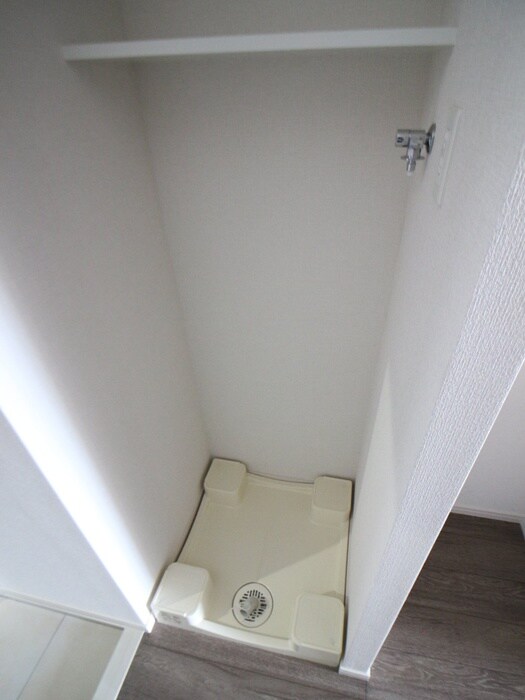 物件内観写真13　(洗濯機置場)