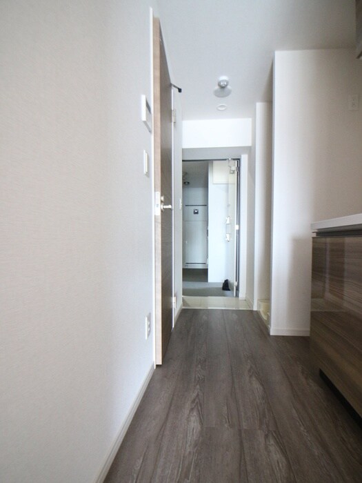 物件内観写真16　(廊下)