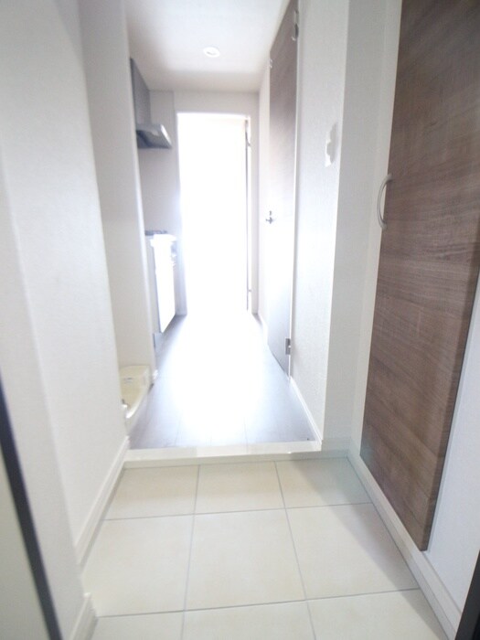 物件内観写真17　(玄関)