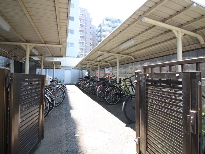 物件外観写真6　(駐輪場)