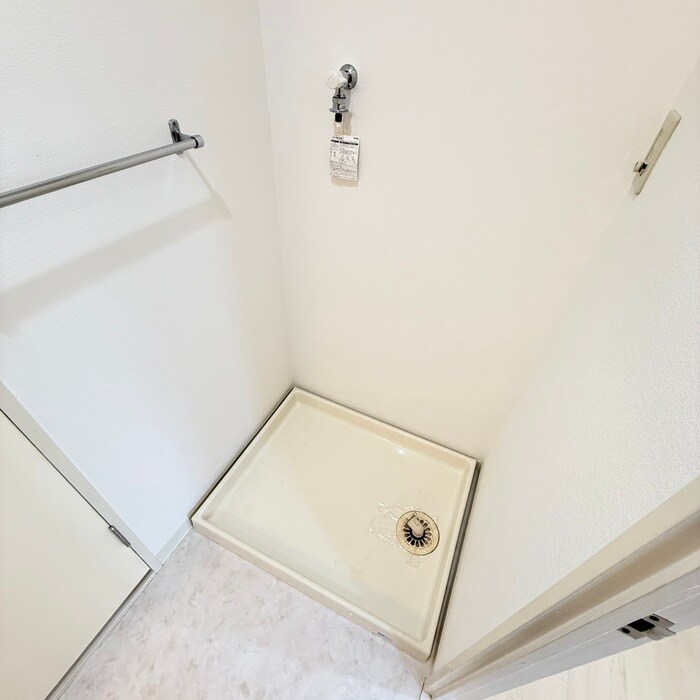 物件内観写真17　(洗濯機置場)