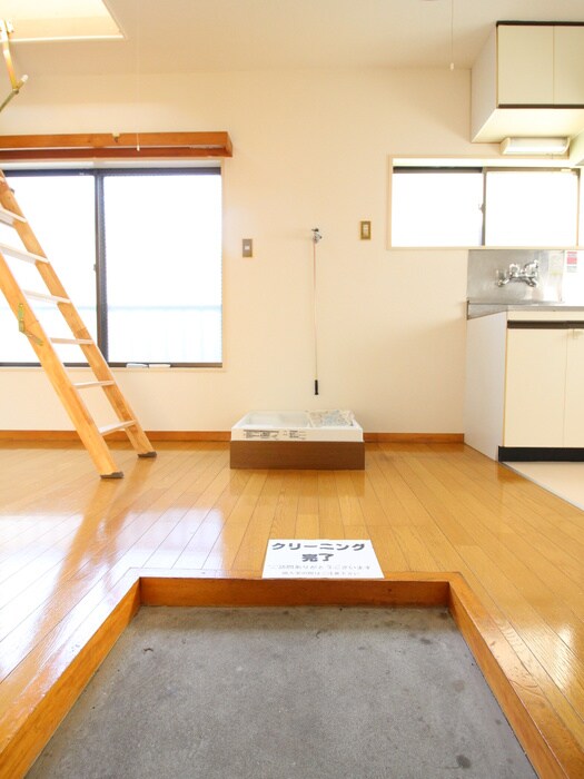 物件内観写真16　(玄関)