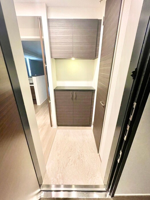 物件内観写真14　(玄関)