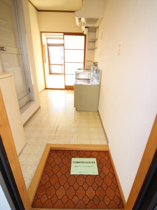 物件内観写真15　(玄関)