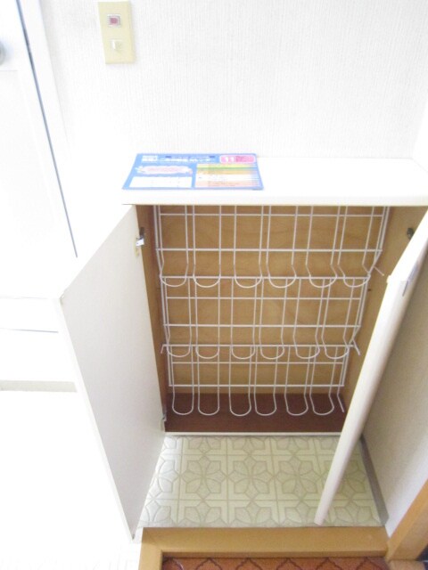 物件内観写真16　(玄関)