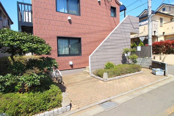 物件外観写真5　(エントランス部分)