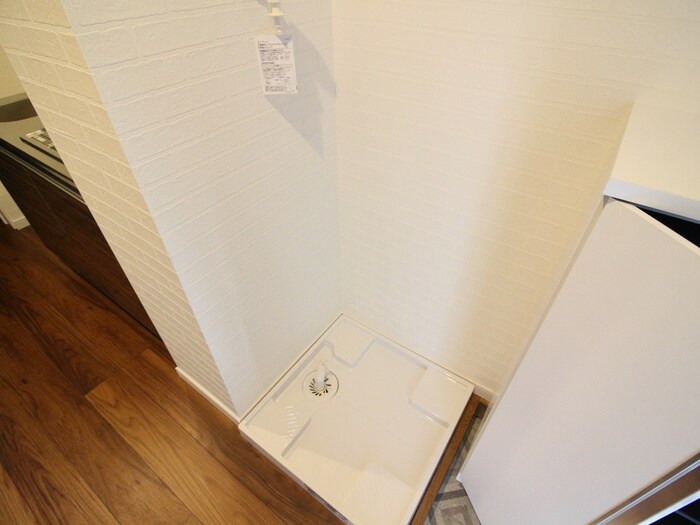 物件内観写真10　(洗濯機置場)