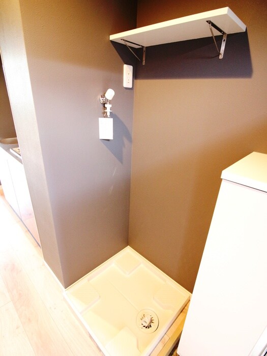 物件内観写真11　(洗濯機置場)