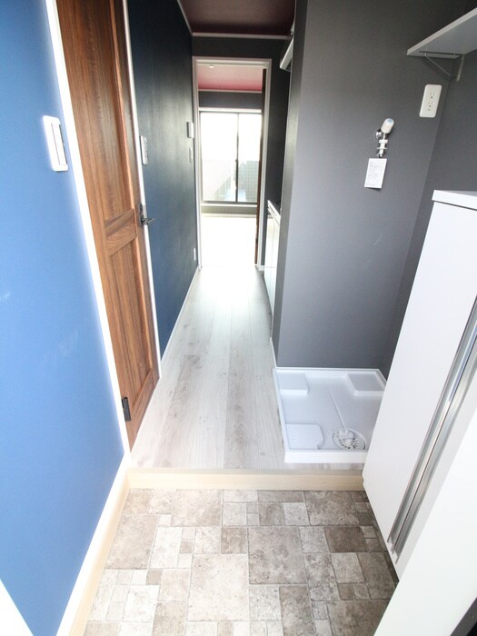 物件内観写真12　(玄関)