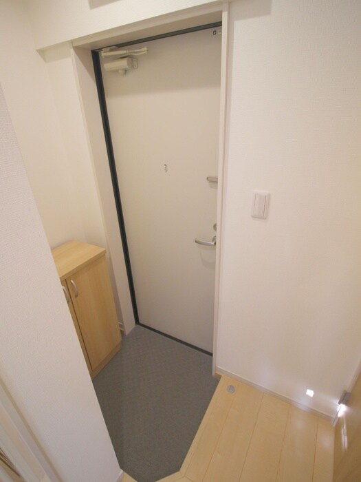 物件内観写真7　(玄関)