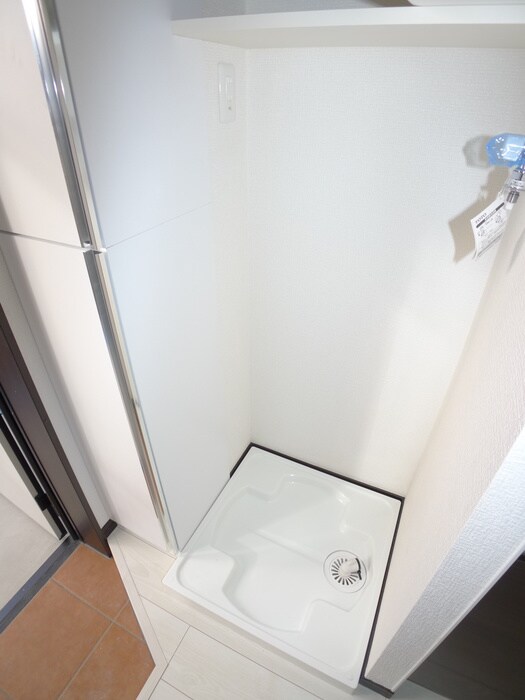 物件内観写真14　(洗濯機置場)