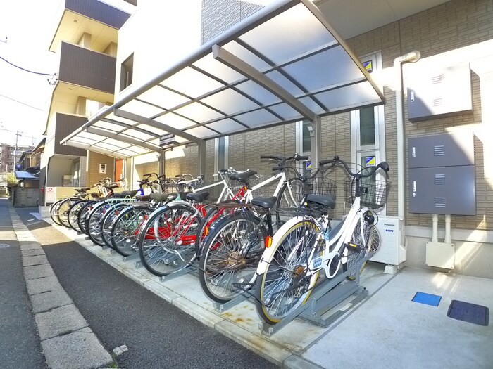 物件外観写真4　(駐輪場)