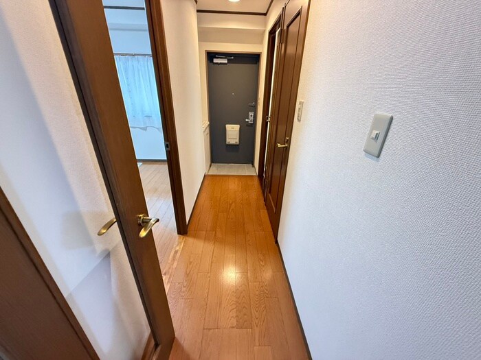 物件内観写真19　(廊下)