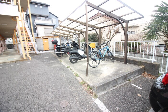 物件外観写真4　(駐輪場)
