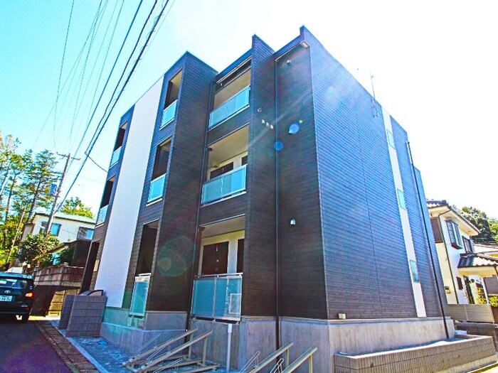 物件外観写真3　(エントランス部分)