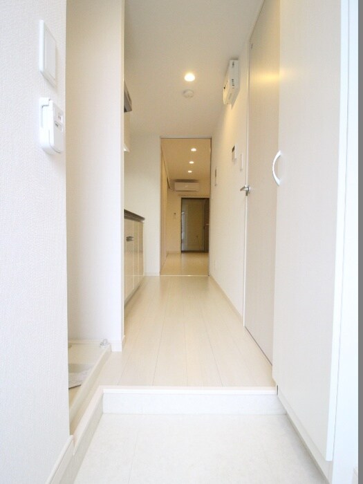 物件内観写真18　(玄関)
