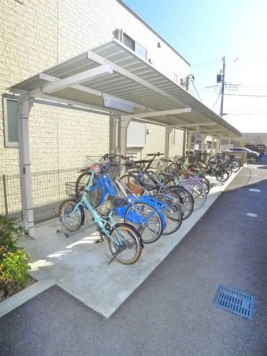 物件外観写真5　(駐車場)