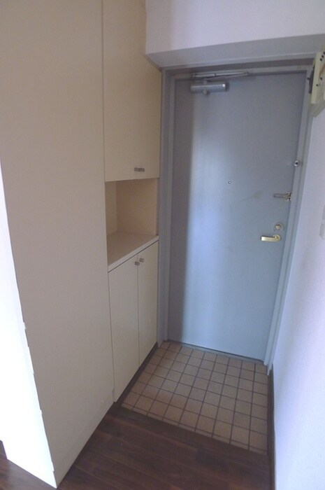 物件内観写真10　(玄関)
