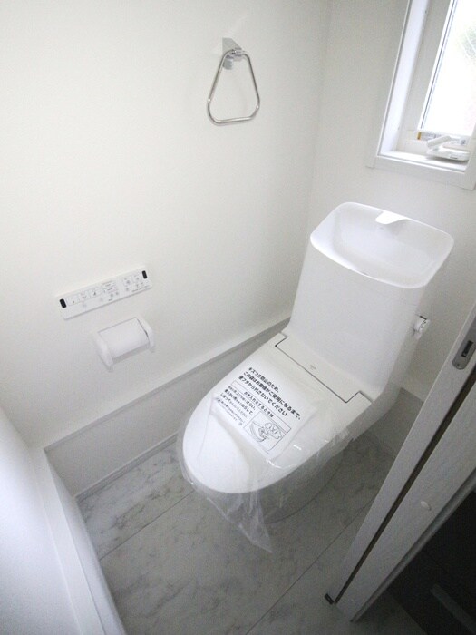 物件内観写真14　(トイレ)