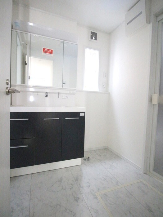 物件内観写真15　(洗濯機置場)