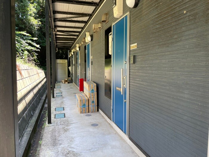 物件外観写真5　(エントランス部分)