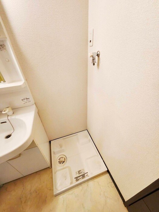 物件内観写真14　(洗濯機置場)