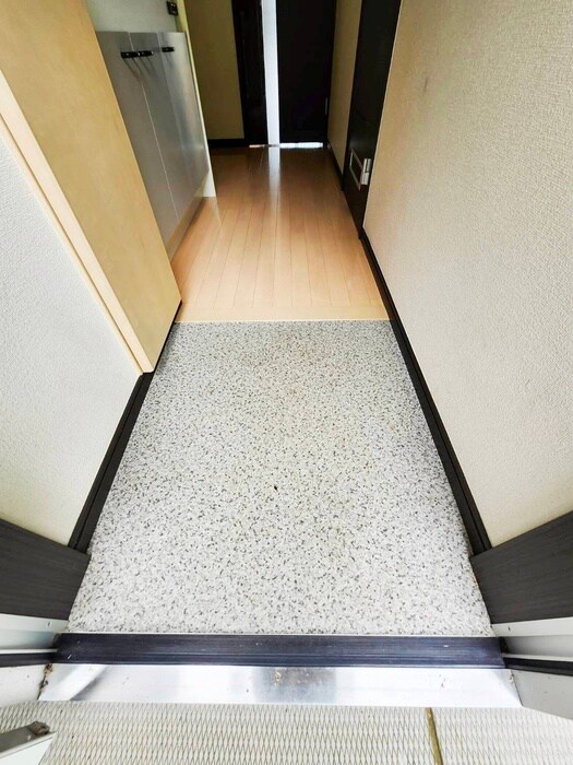 物件内観写真17　(玄関)