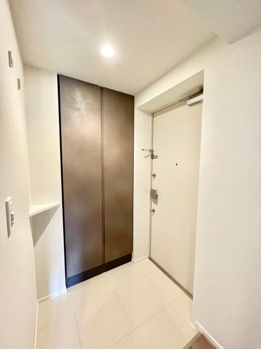 物件内観写真17　(玄関)