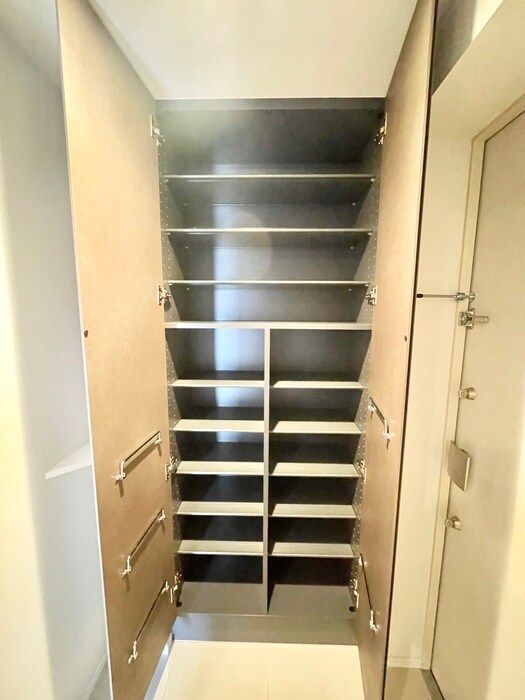 物件内観写真18　(靴箱)