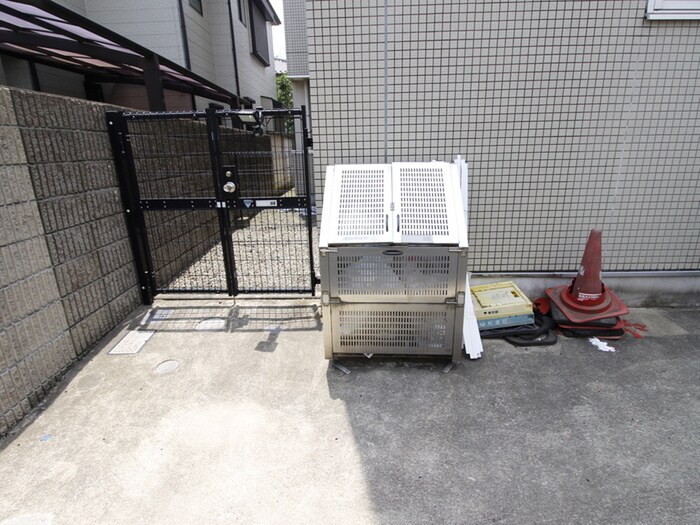 物件外観写真4　(建物設備)