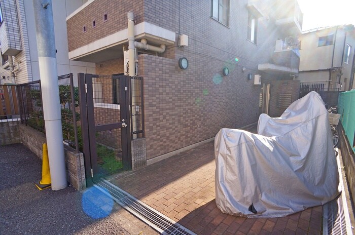 物件外観写真4　(エントランス部分)