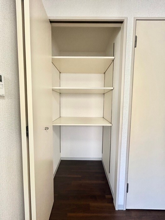 物件内観写真13　(収納)