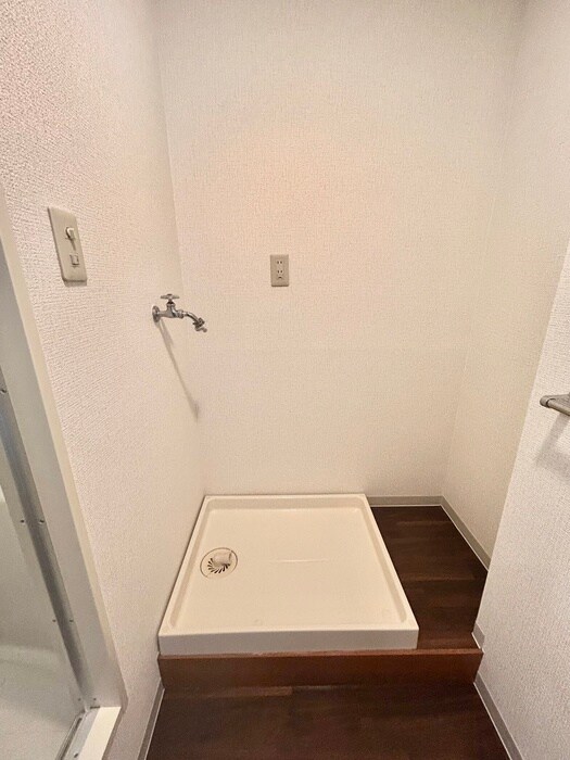 物件内観写真14　(洗濯機置場)