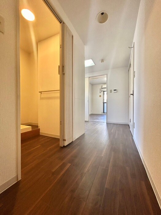 物件内観写真15　(廊下)
