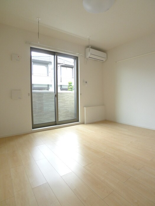 物件内観写真7　(室内からの展望)